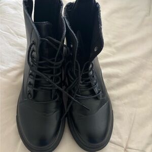 SHEIN Black Lace-Up Boots